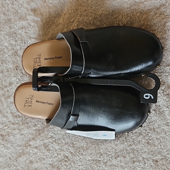 Time and Tru Shoes Nwt Time And Tru Clogs 6 Poshmark